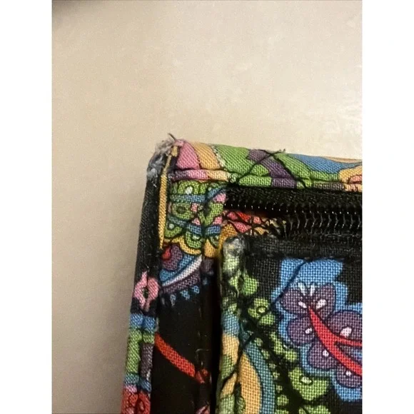 Vtg Vera Bradley Quilted Euro Wallet  Retired 2009 'Pattern Symphony in Hue" - Picture 9 of 16